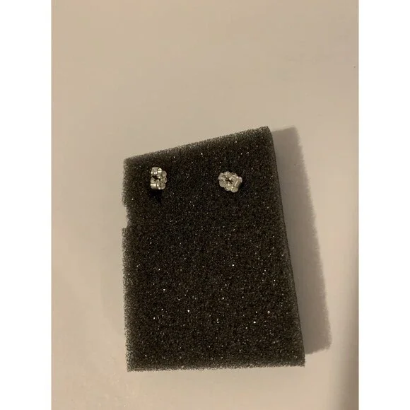 Avon Paris by Night Pierced Earrings Silver Tone Original Box 2008 - Picture 5 of 6